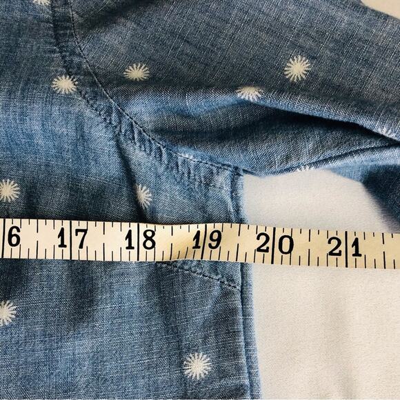 Tommy Hilfiger Chambray Popover Top - Picture 11 of 16